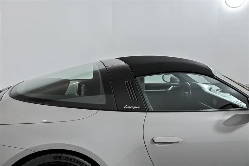 2022 Porsche 992 Targa 4 & 4S - Image 20 of 21