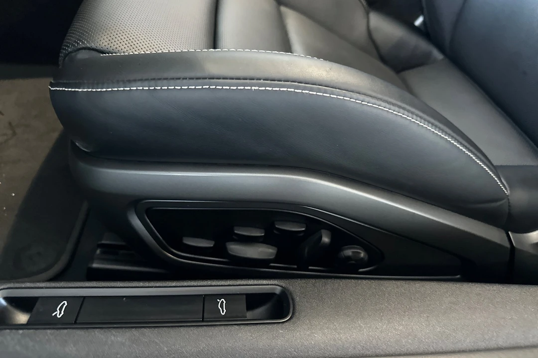 2022 Porsche 992 Targa 4 & 4S - Image 15 of 21