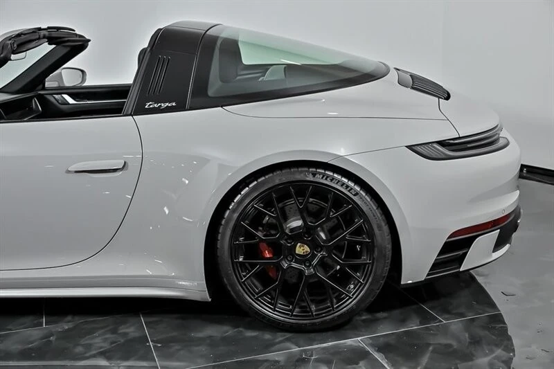 2022 Porsche 992 Targa 4 & 4S - Image 7 of 21