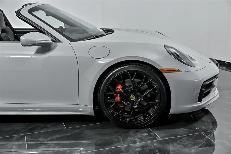 2022 Porsche 992 Targa 4 & 4S - Image 13 of 21
