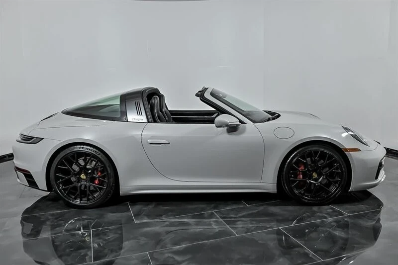 2022 Porsche 992 Targa 4 & 4S - Image 12 of 21