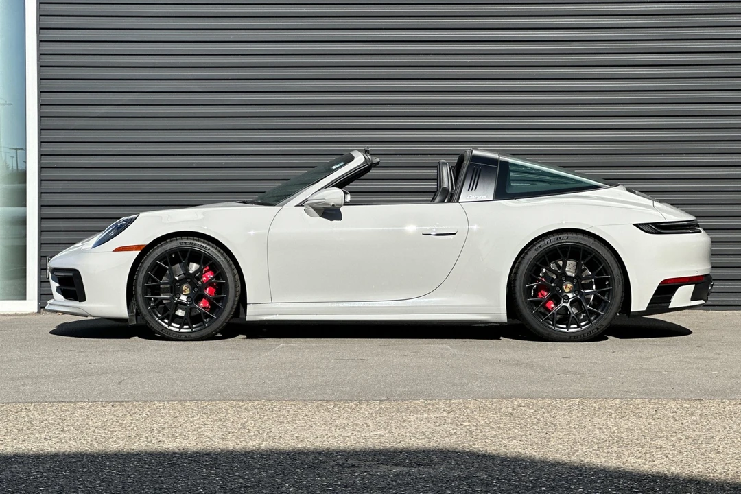 2022 Porsche 992 Targa 4 & 4S - Image 2 of 21