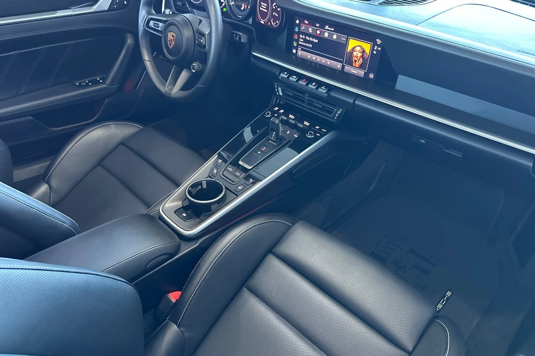 2022 Porsche 992 Targa 4 & 4S - Image 18 of 21