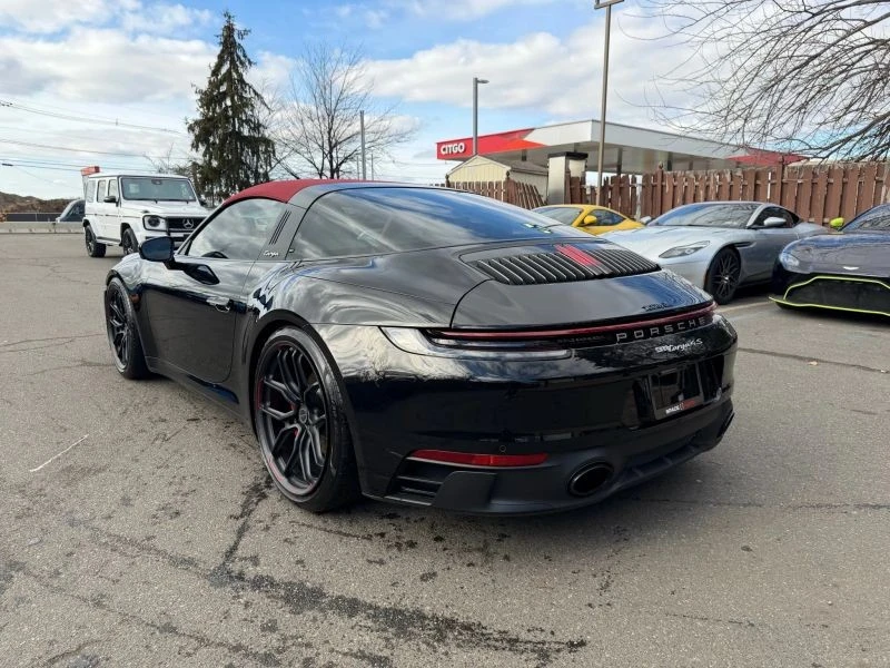 2022 Porsche 992 Targa 4 & 4S - Image 8 of 12