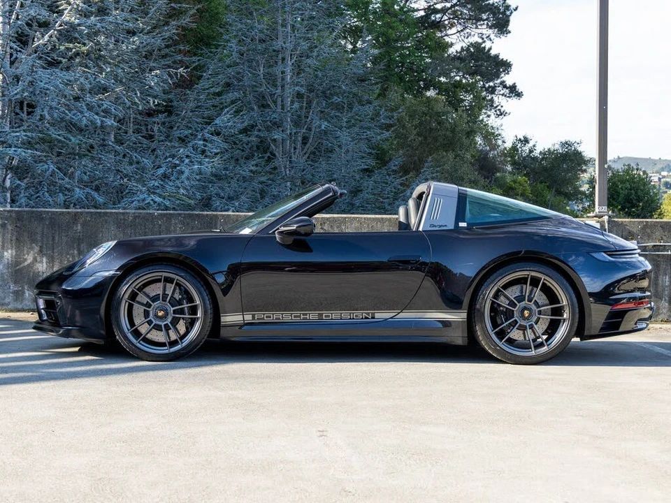 2022 Porsche 992 Targa 4 & 4S - Image 2 of 31