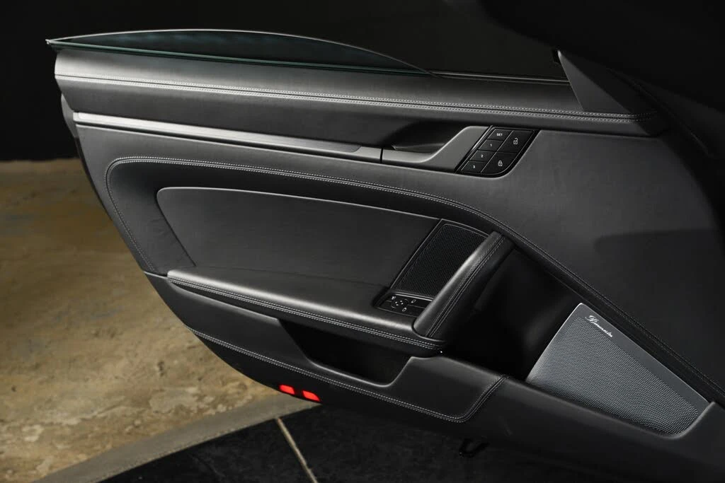 2022 Porsche 992 Targa 4 & 4S - Image 17 of 31