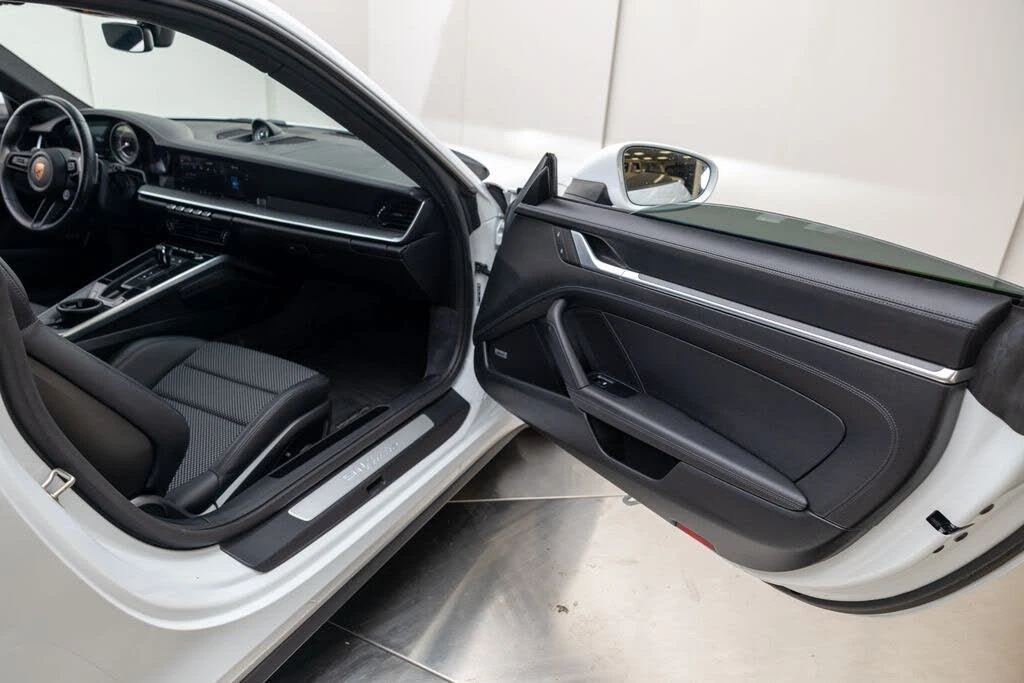 2022 Porsche 992 Turbo - Image 17 of 31