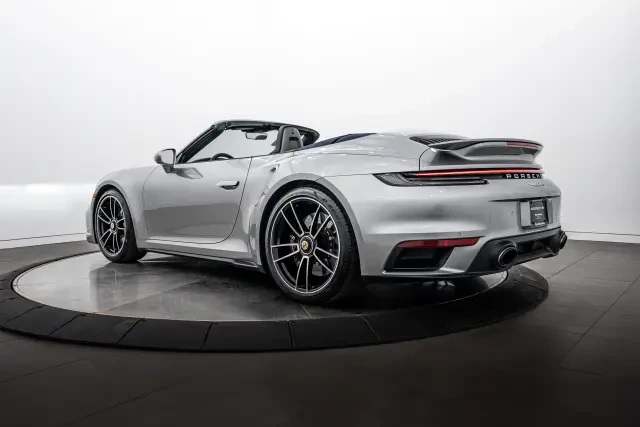 2022 Porsche 911 - Image 22 of 31