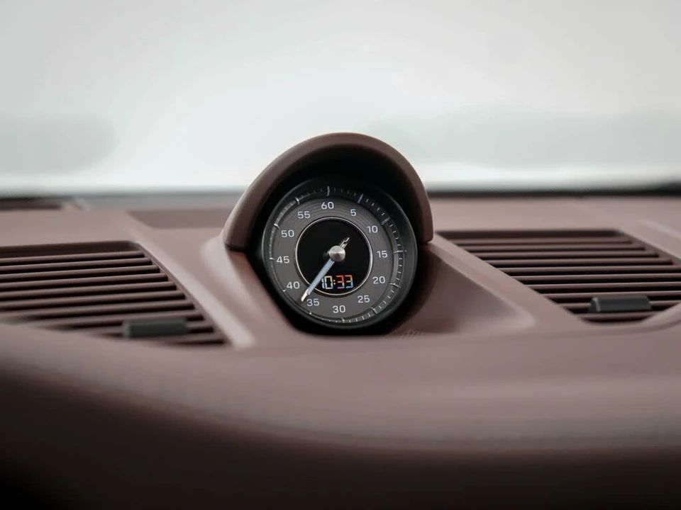 2022 Porsche 992 Turbo S - Image 27 of 31