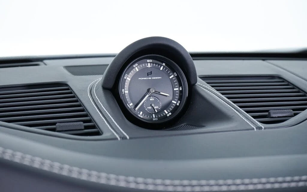 2022 Porsche 992 Turbo S - Image 25 of 29