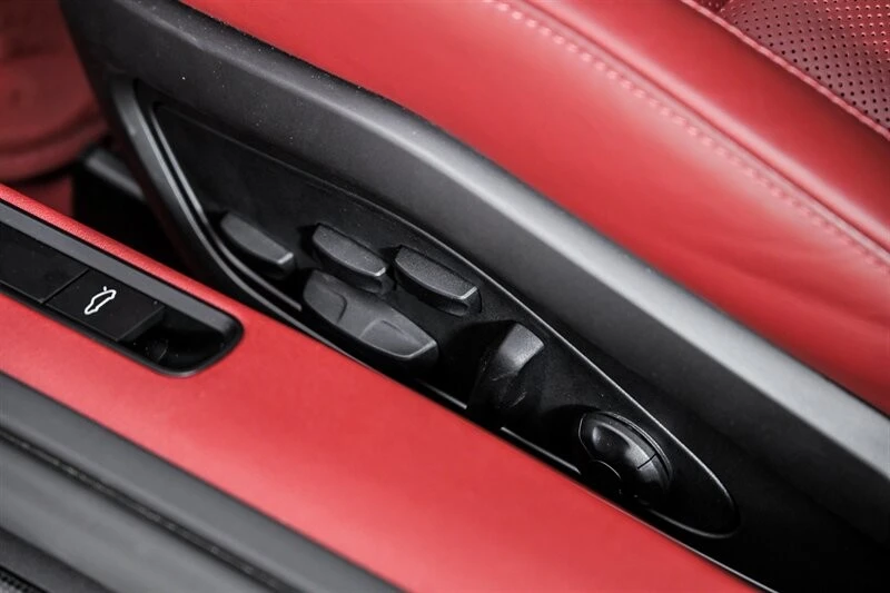2022 Porsche 992 Turbo S - Image 22 of 31