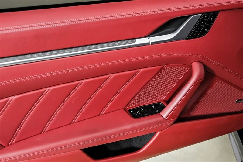 2022 Porsche 992 Turbo S - Image 11 of 31