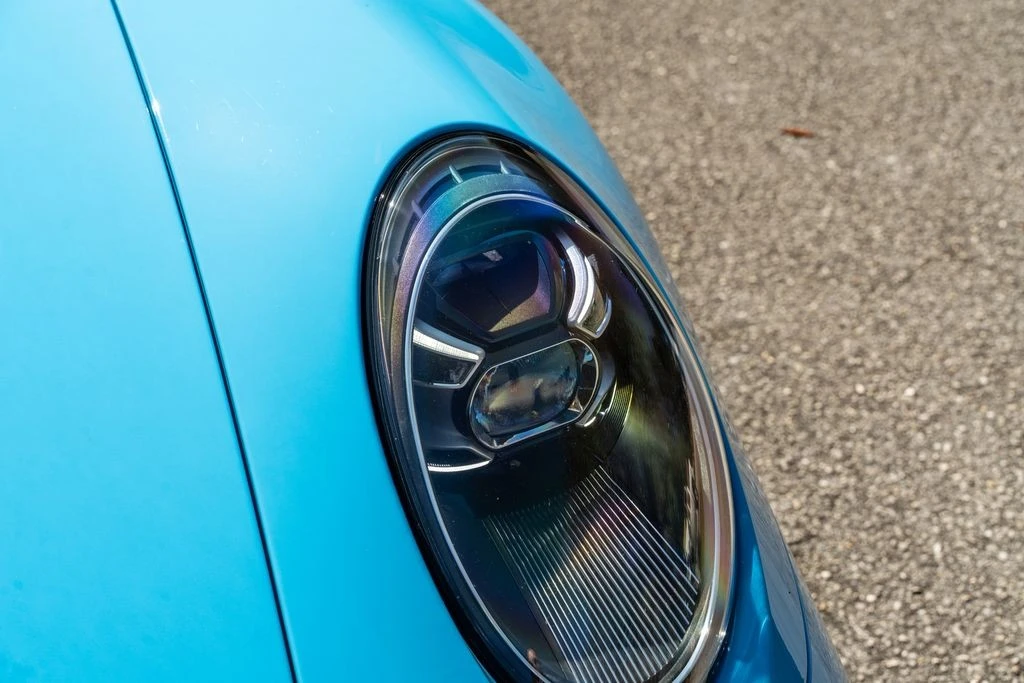 2022 Porsche - Image 17 of 31