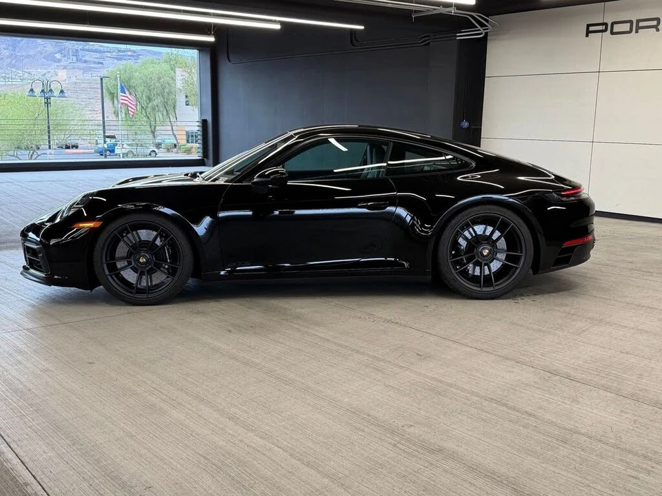 2022 Porsche 992 Carrera - Image 2 of 8