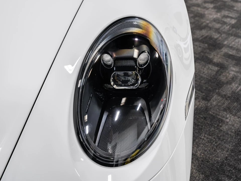 2022 Porsche 992 Carrera - Image 17 of 31