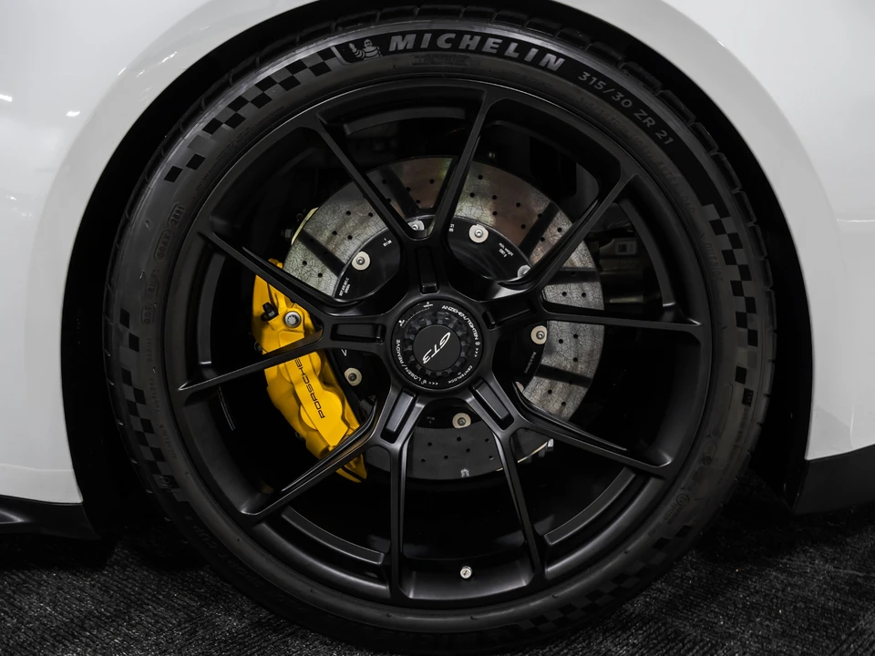 2022 Porsche 992 Carrera - Image 29 of 31