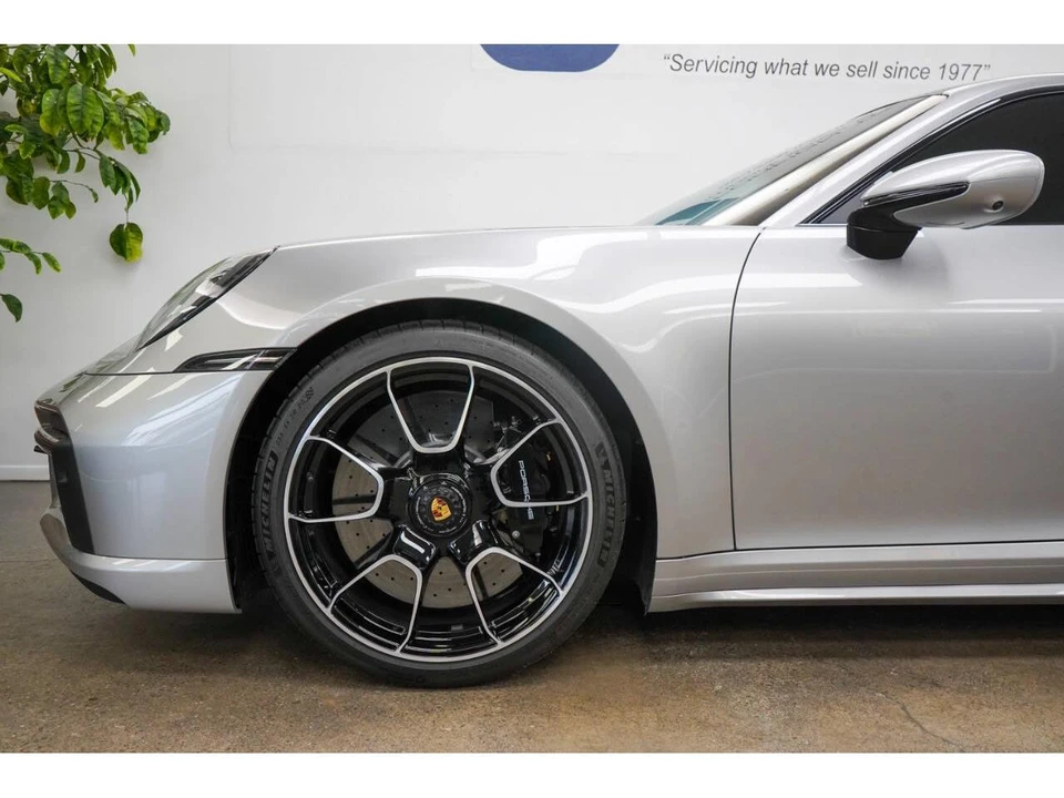 2022 Porsche 992 Carrera - Image 11 of 31