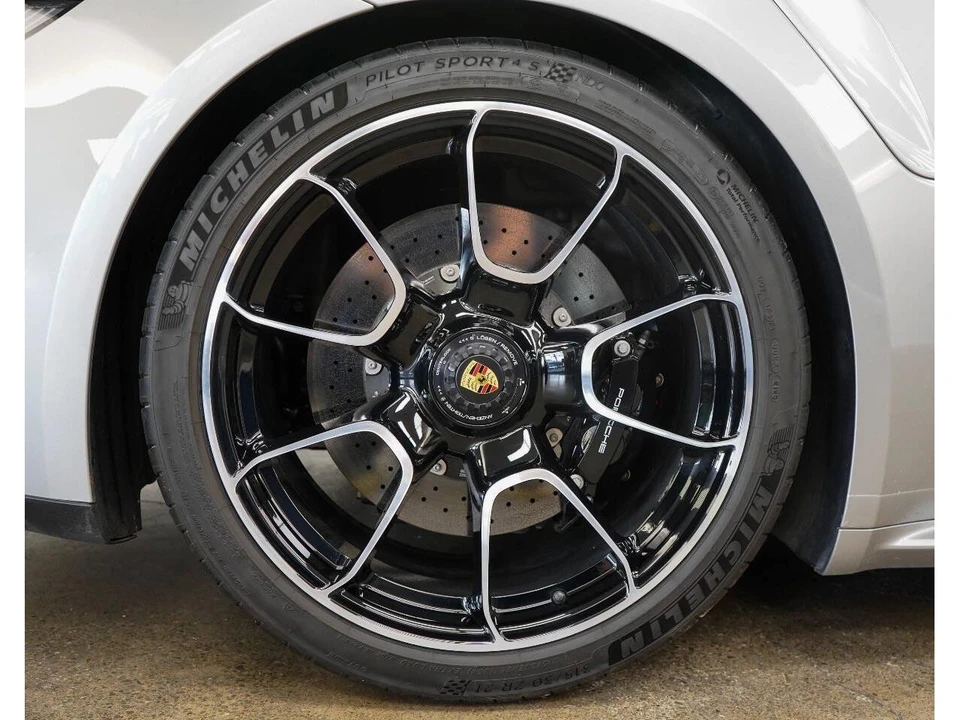 2022 Porsche 992 Carrera - Image 18 of 31