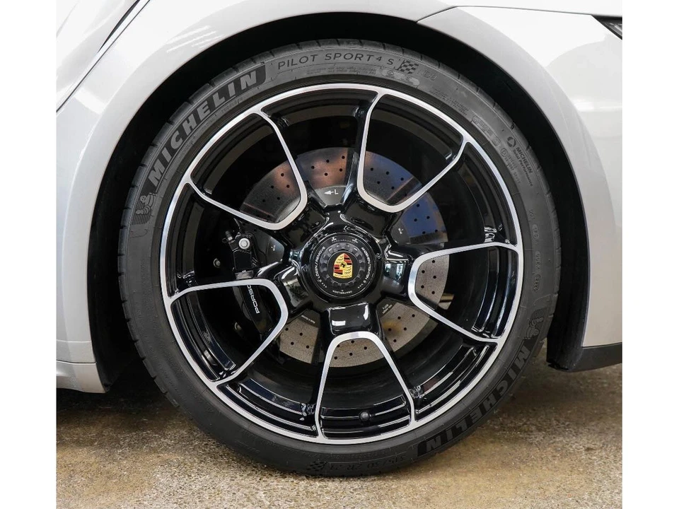 2022 Porsche 992 Carrera - Image 15 of 31