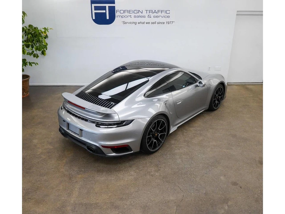 2022 Porsche 992 Carrera - Image 28 of 31