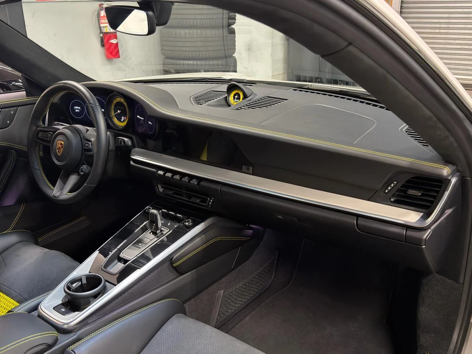 2022 Porsche 992 Carrera - Image 25 of 29