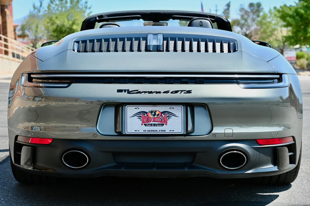 2022 Porsche 992 Carrera - Image 17 of 31