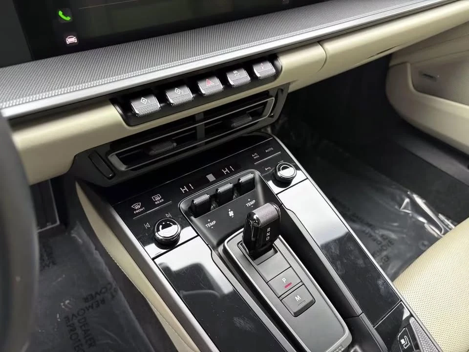 2022 Porsche 992 Carrera - Image 18 of 19