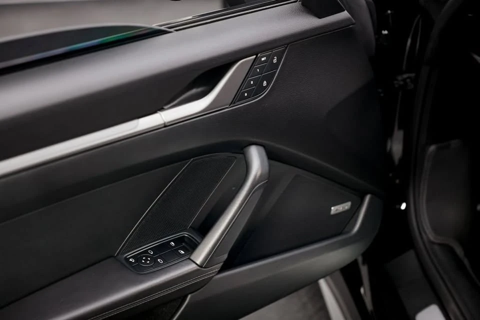 2022 Porsche 992 Targa 4 & 4S - Image 14 of 19