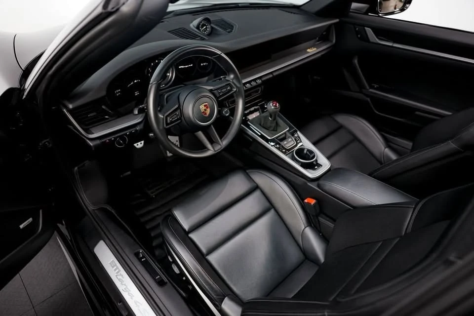 2022 Porsche 992 Targa 4 & 4S - Image 15 of 19
