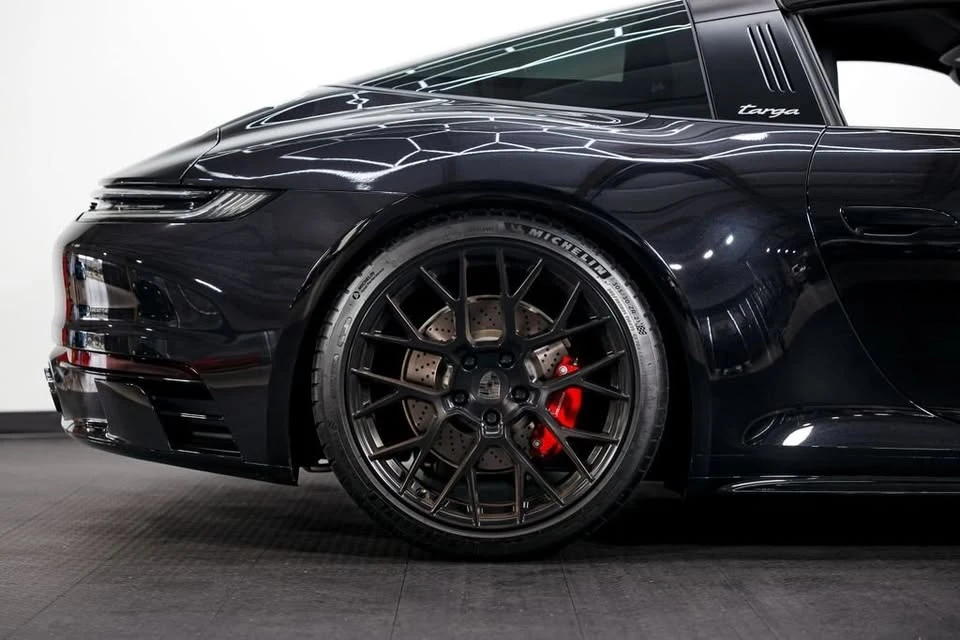 2022 Porsche 992 Targa 4 & 4S - Image 6 of 19