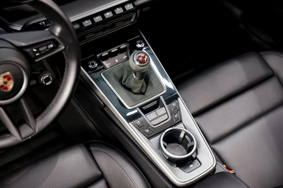 2022 Porsche 992 Targa 4 & 4S - Image 18 of 19