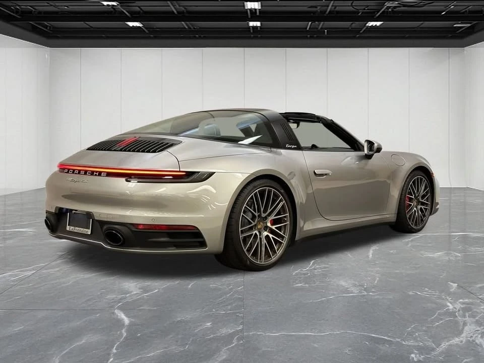 2022 Porsche 992 Targa 4 & 4S - Image 9 of 20