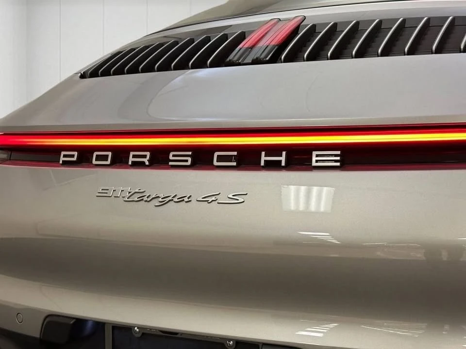 2022 Porsche 992 Targa 4 & 4S - Image 8 of 20