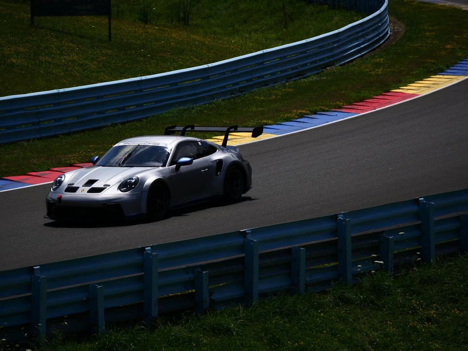 2022 Porsche 911 - Image 6 of 7
