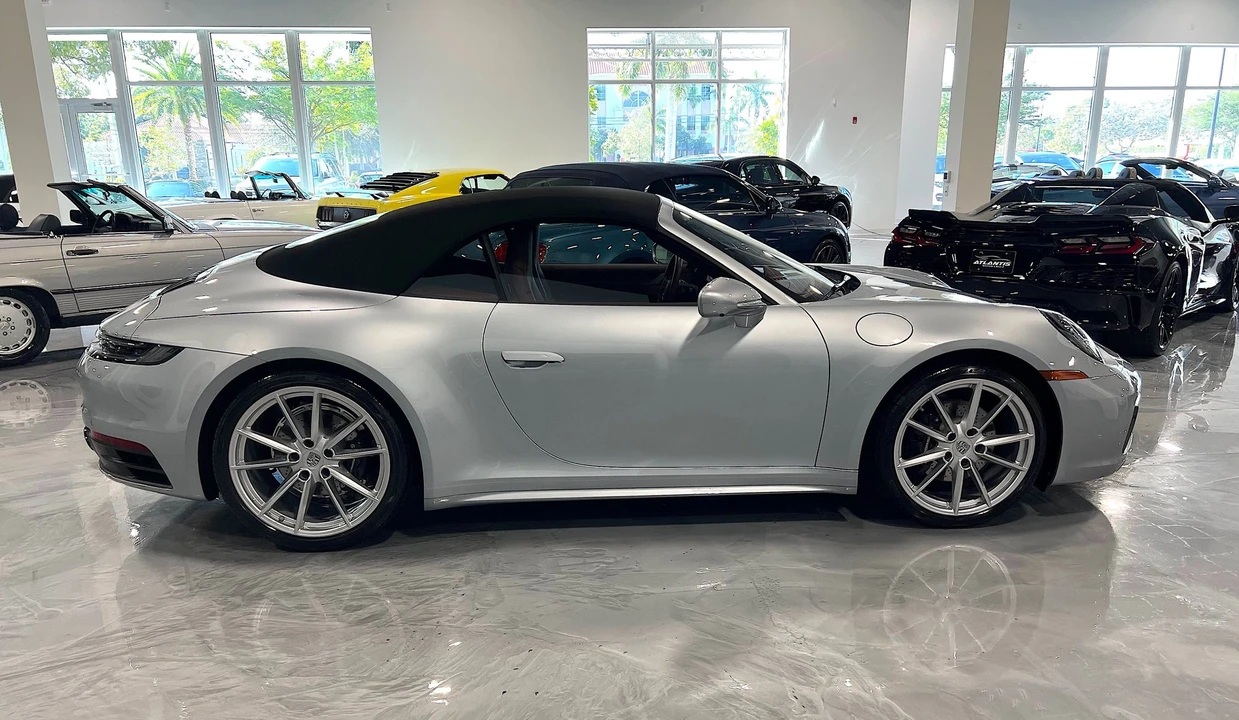 2022 Porsche 992 Carrera 4 - Image 13 of 27