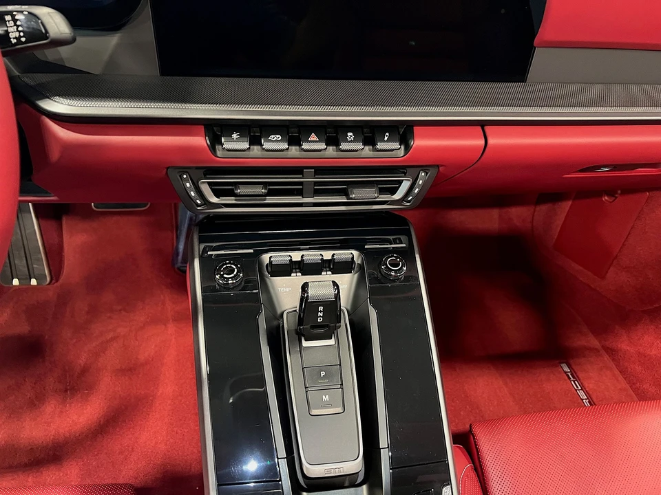2022 Porsche 992 Carrera 4 - Image 22 of 27