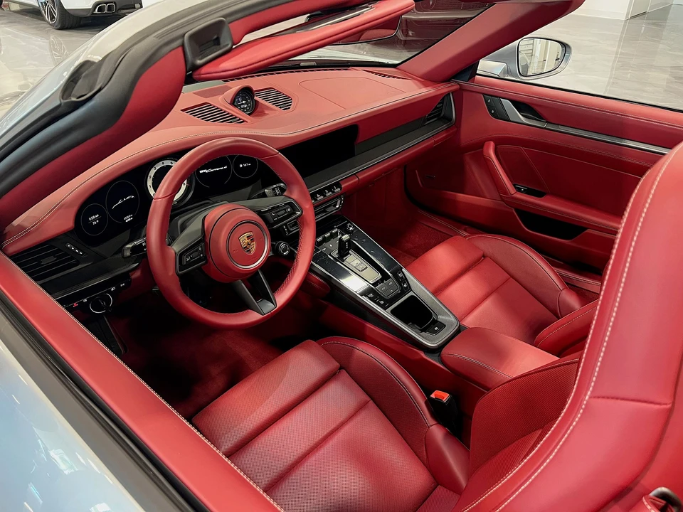 2022 Porsche 992 Carrera 4 - Image 18 of 27