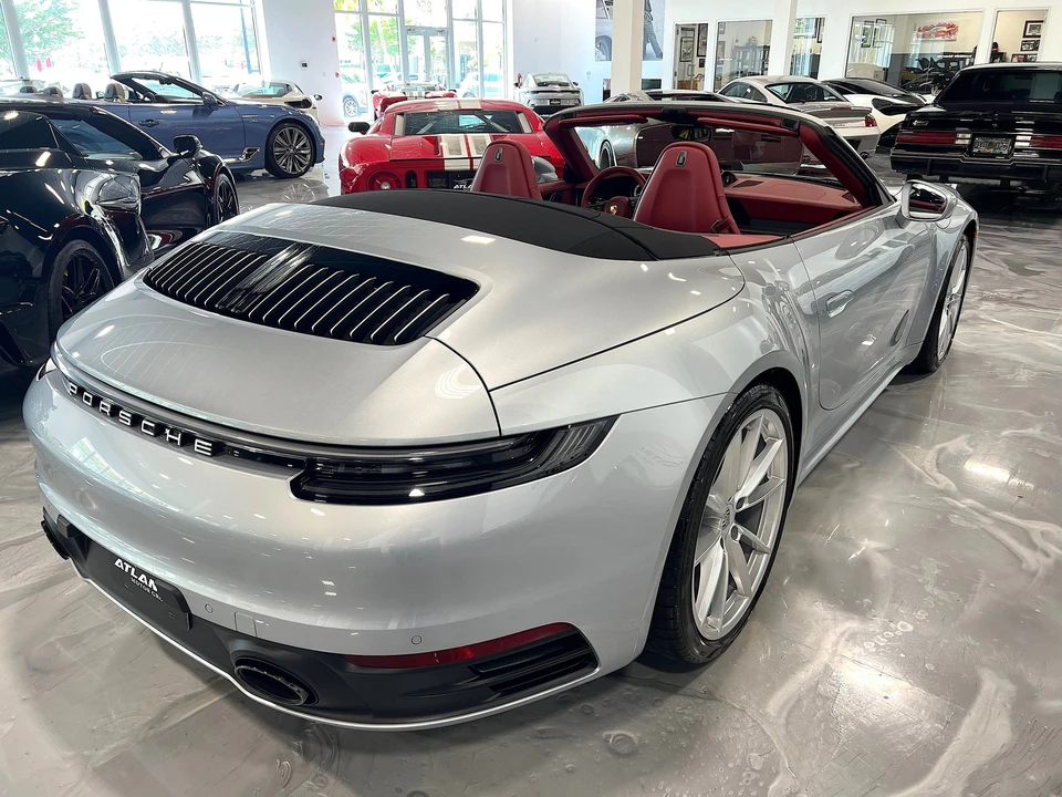 2022 Porsche 992 Carrera 4 - Image 17 of 27