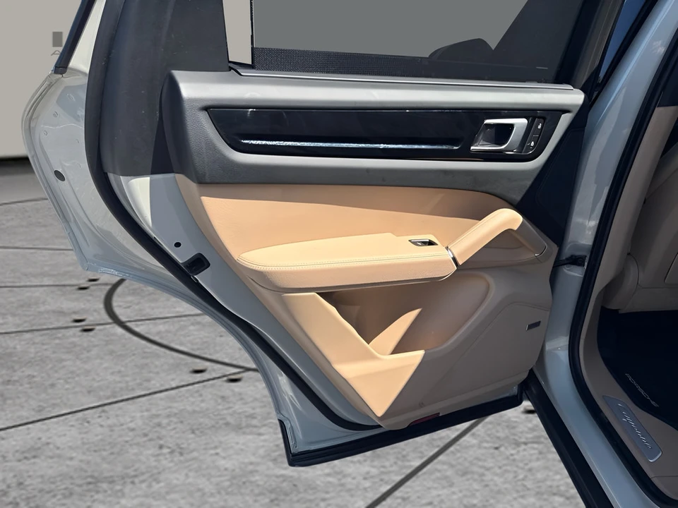 2022 Porsche 9Y0/9Y3 Cayenne - Image 29 of 31