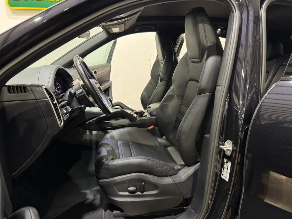 2022 Porsche 9Y0/9Y3 Cayenne Coupe - Image 13 of 31