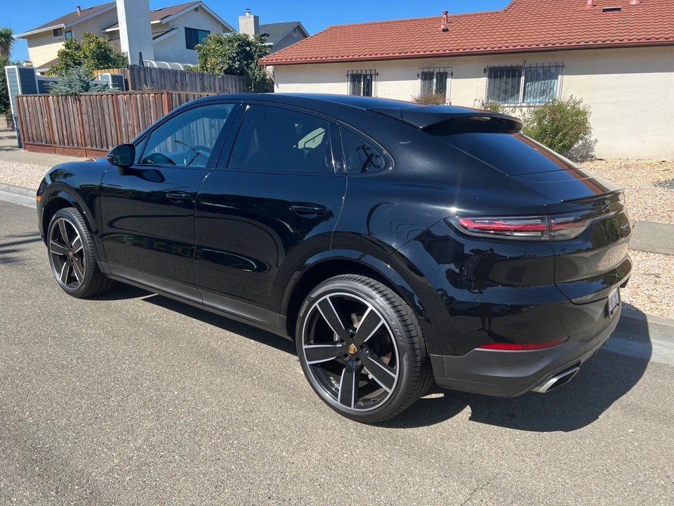 2022 Porsche 9Y0/9Y3 Cayenne Coupe - Image 17 of 20