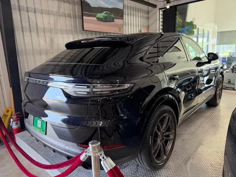 2022 Porsche Cayenne Coupe