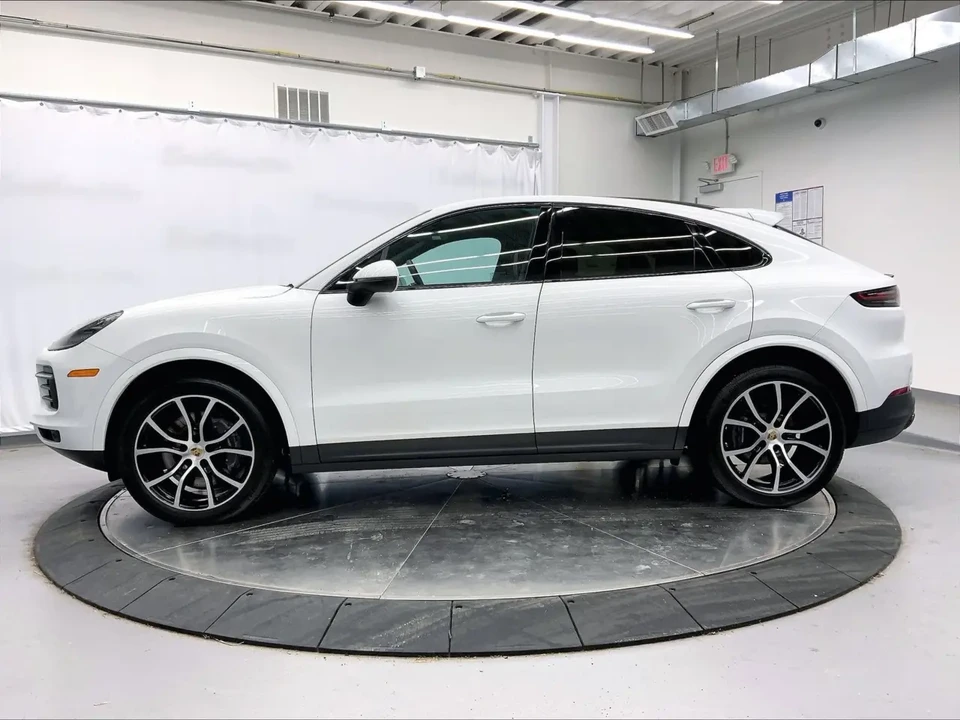2022 Porsche 9Y0/9Y3 Cayenne - Image 2 of 11