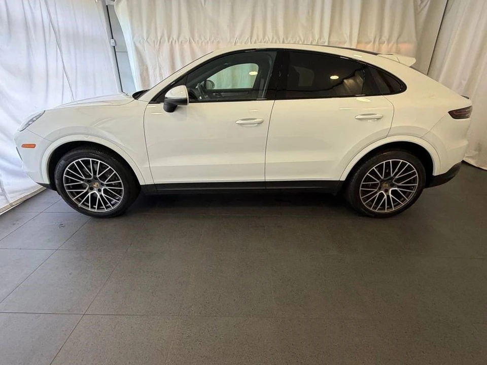 2022 Porsche 9Y0/9Y3 Cayenne Coupe - Image 2 of 5