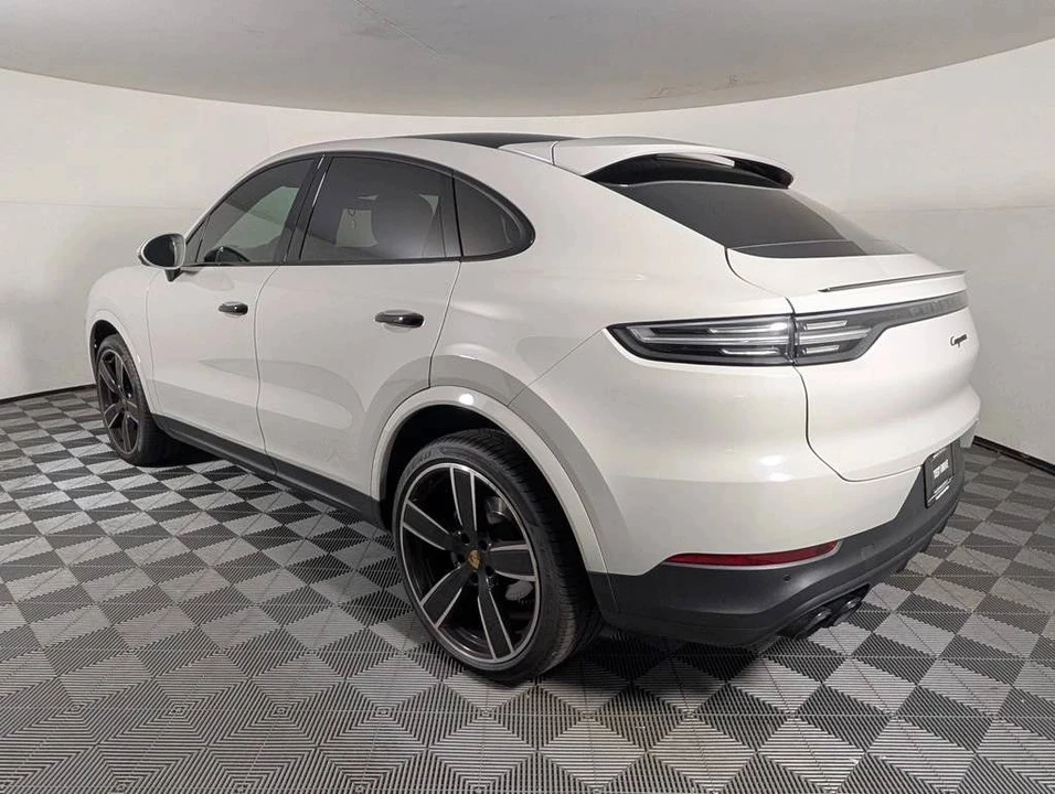 2022 Porsche 9Y0/9Y3 Cayenne Coupe - Image 3 of 5