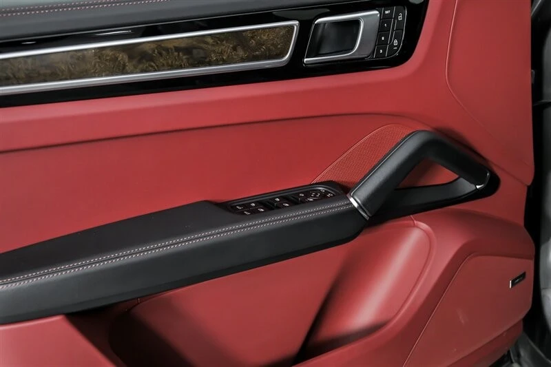 2022 Porsche 9Y0/9Y3 Cayenne - Image 18 of 21