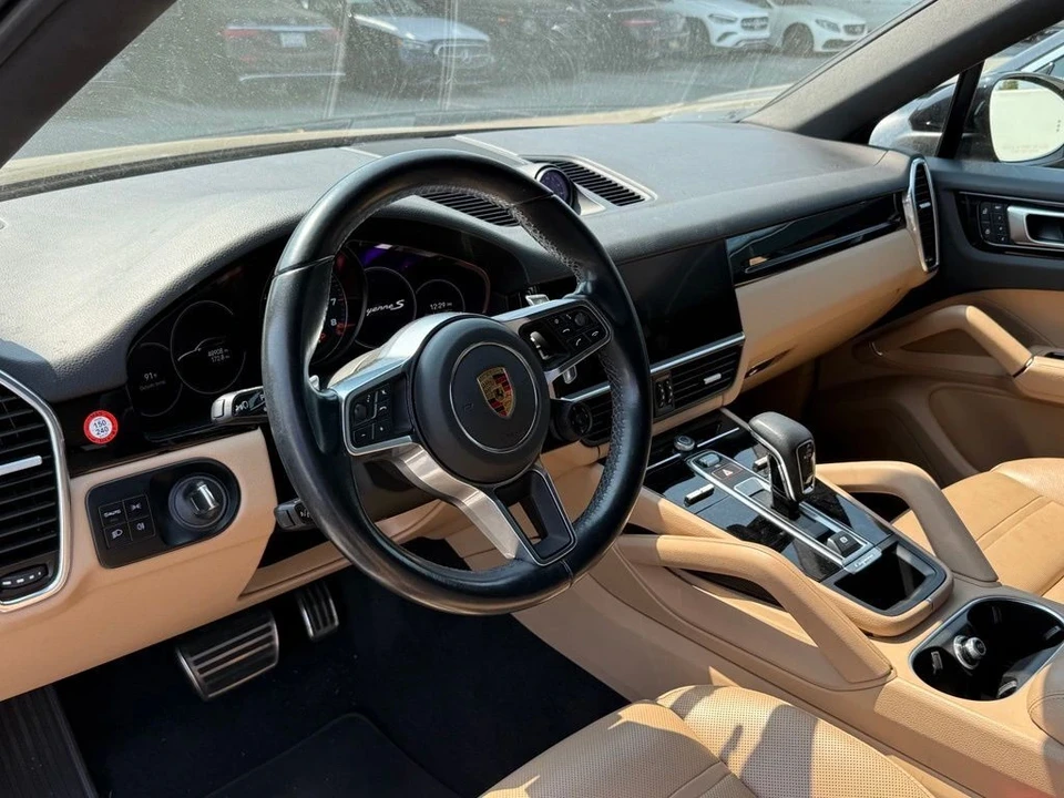2022 Porsche 9Y0/9Y3 Cayenne Coupe - Image 2 of 2