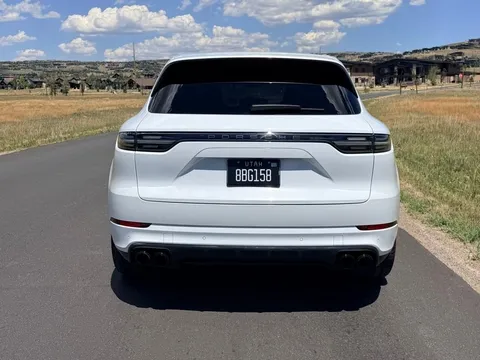 2022 Porsche 9Y0/9Y3 Cayenne - Image 2 of 18