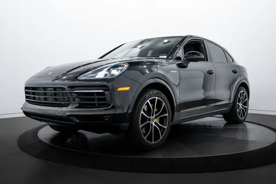 2022 Porsche Cayenne E-Hybrid Coupe
