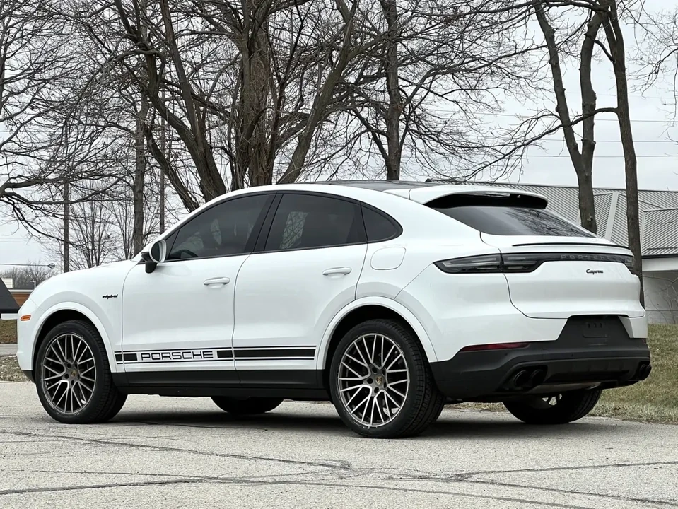 2022 Porsche 9Y0/9Y3 Cayenne - Image 3 of 12